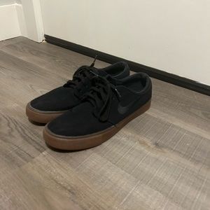 Men’s Nike Stefon Janoski skate shoes